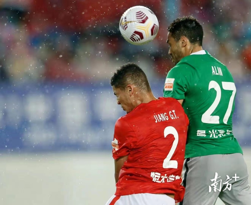 广东vs深圳全场回放，这场德比看得我手心冒汗