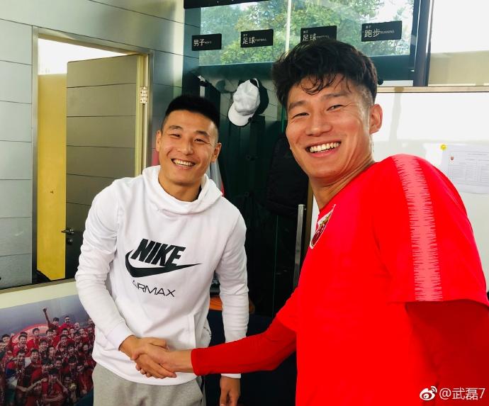 卡塔尔vs阿尔及利亚直播间，一场沙漠德比背后的真实激情