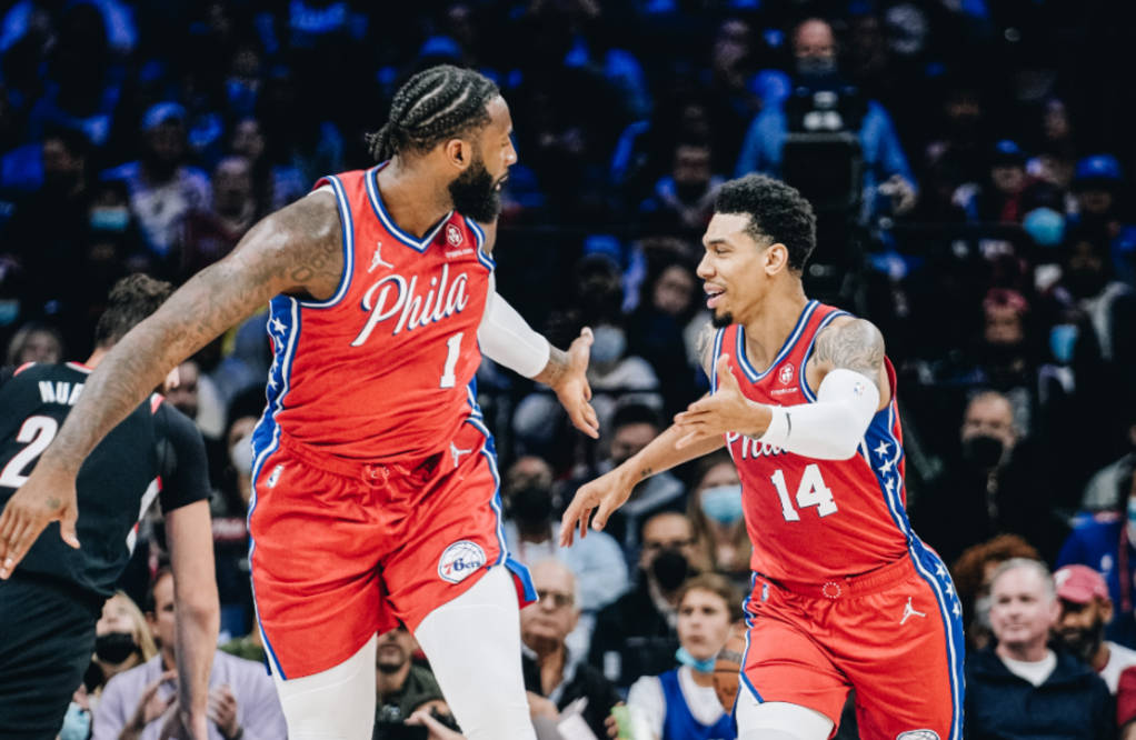 今天76人vs勇士，恩比德缺阵，库里三分雨浇灭费城反扑